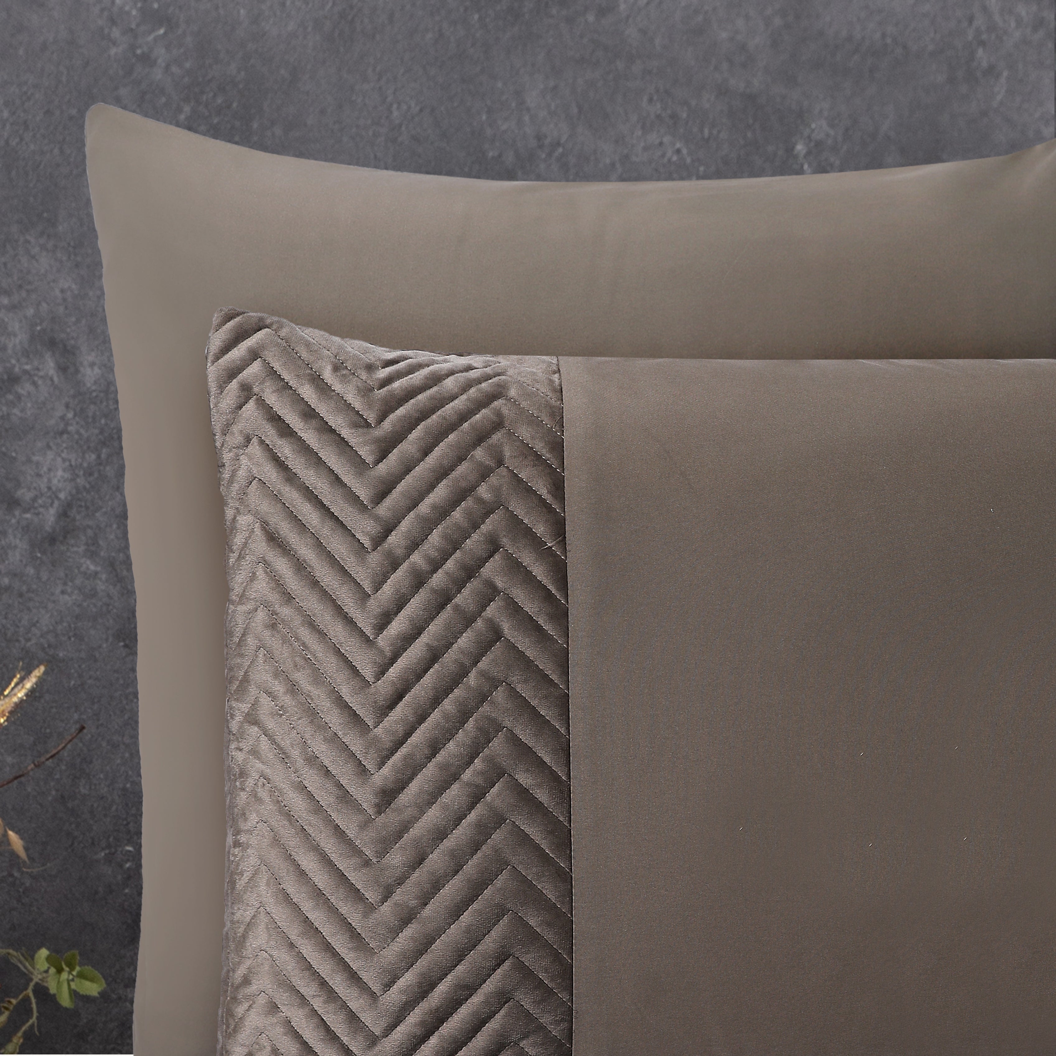 Velvet Crossline Taupe